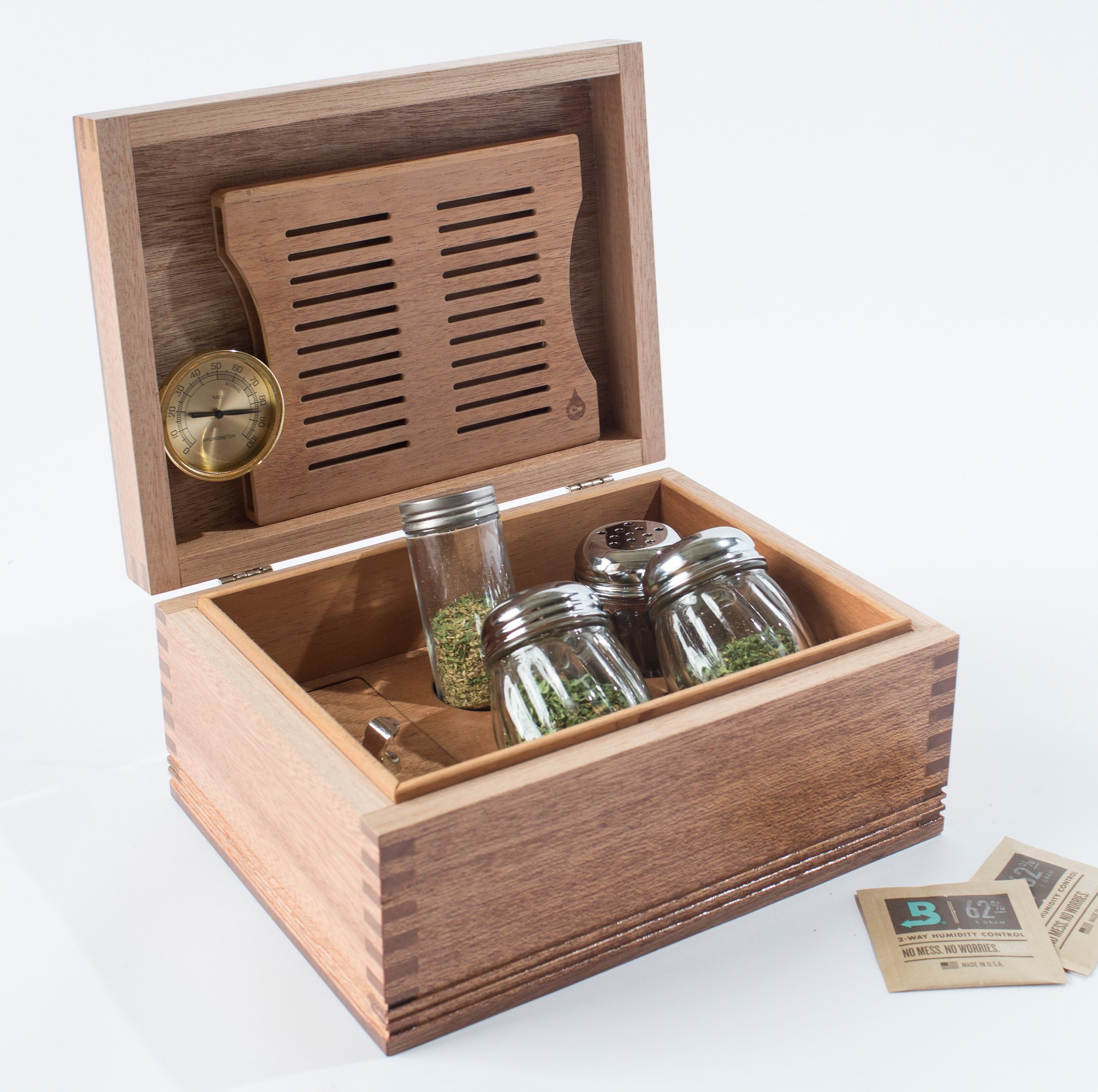 #CNE1 CannBisDor, Cannabis Humidor; OPEN.jpg