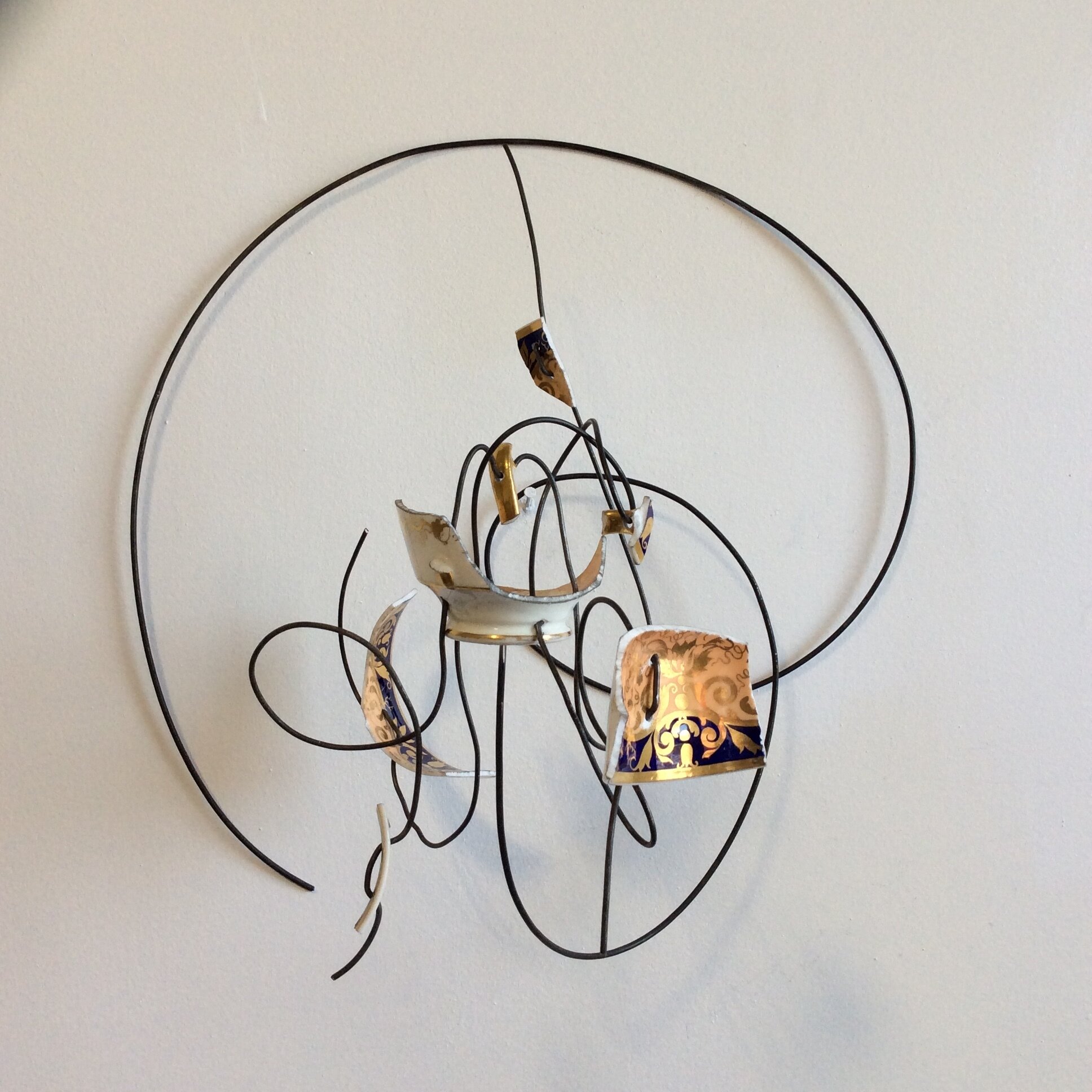 LIVELY DINNER  PARTY 