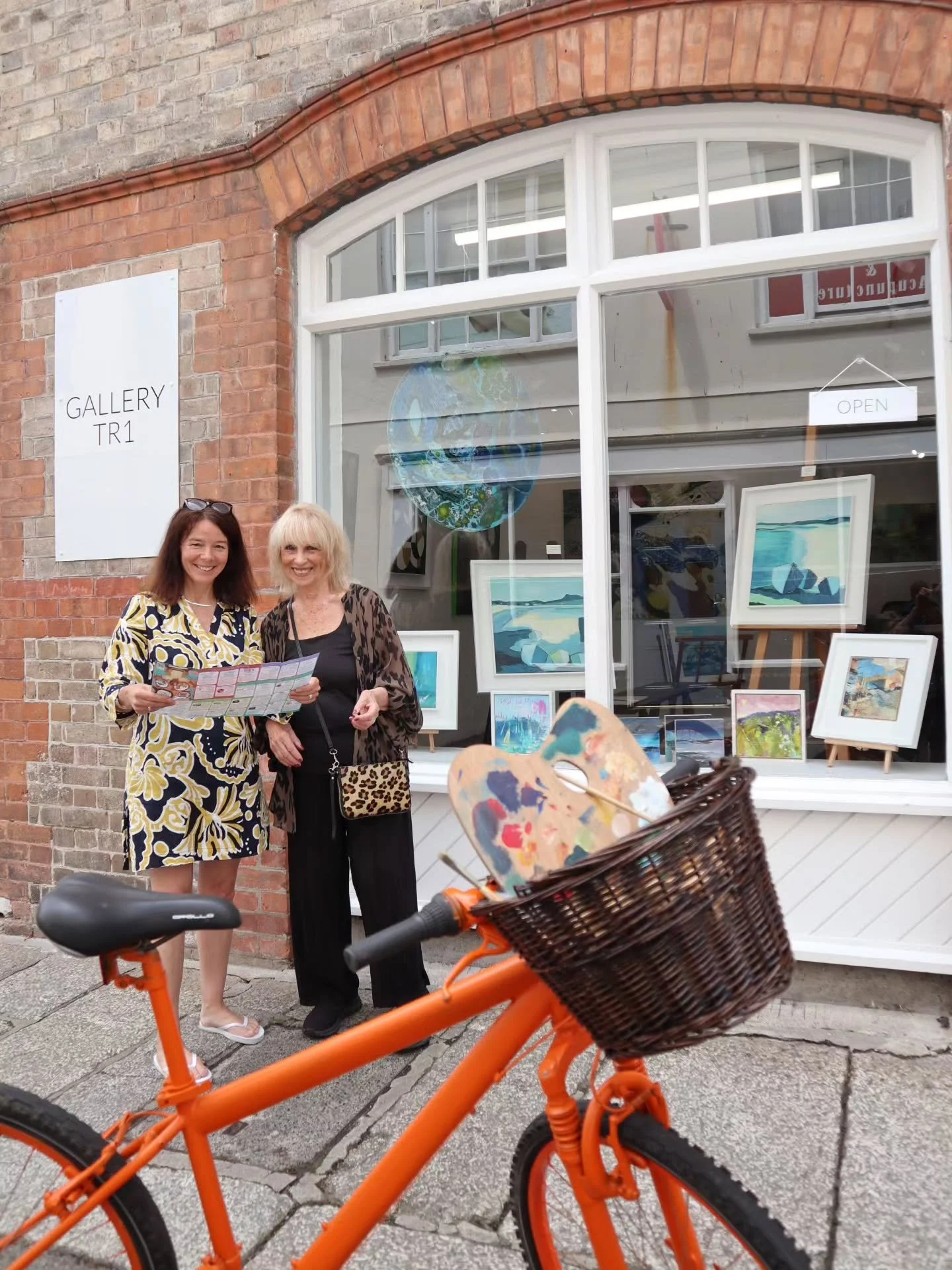 🕍✨TRURO is filled to the brim with independent shops, eateries and a smashing museum! Find out more about Truros independent businesses in our online guide (link in bio) or grab yourself a map from any of these fine establishments and go explore:

*