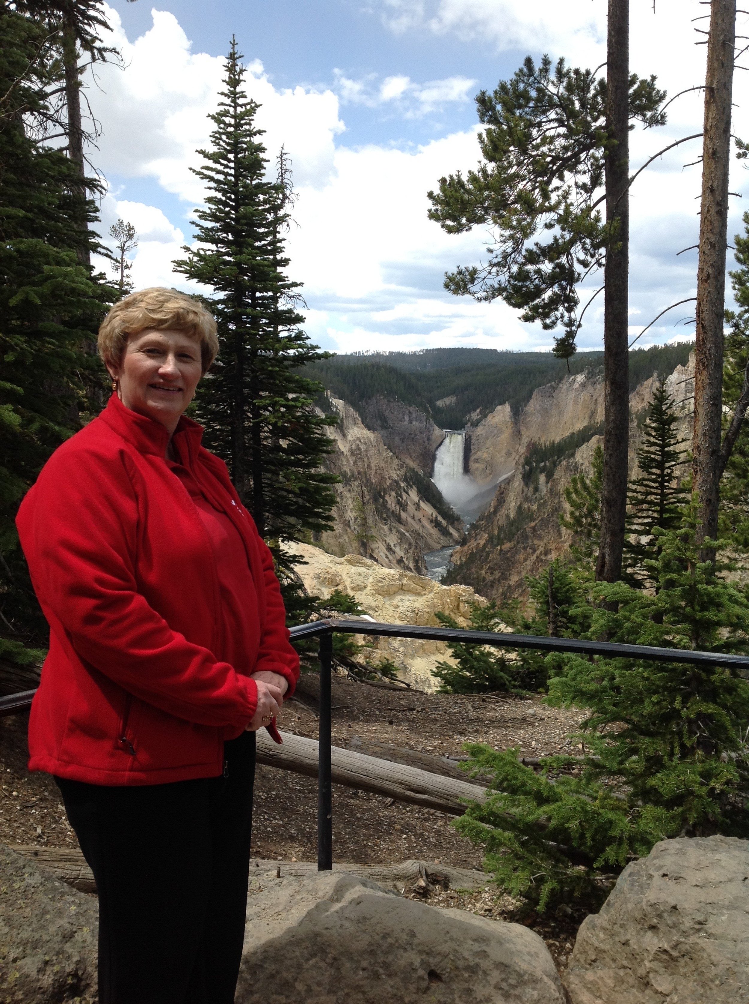 KRISTEN CLAY Tour Director Kristen is a California native and has been a tour director for 10 years. She enjoys sharing her knowledge and love for the outdoors with her tour guests. It doesn’t matter how many times she has visited a city, par
