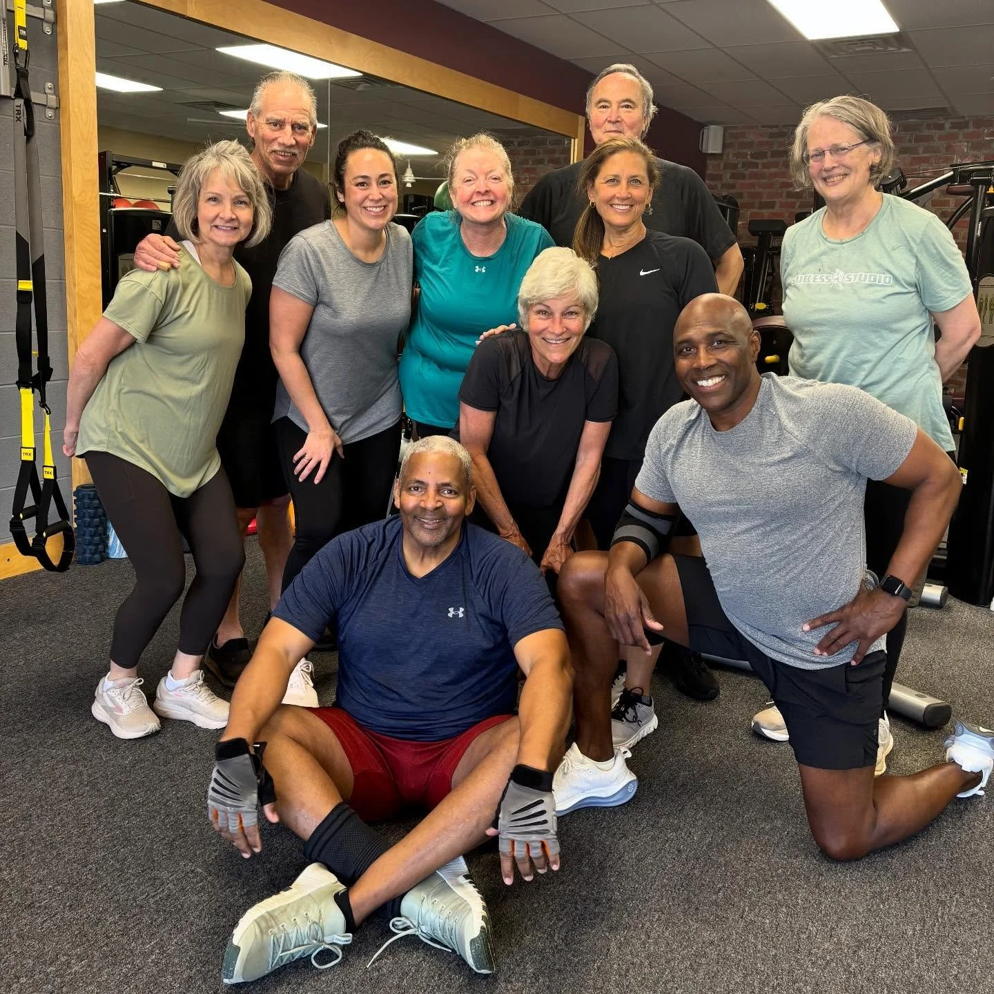 Community &amp; accountability 🙌

These are the missing link in many people's fitness journey 

Our noon group all smiles after their daylight savings day strength training 💪

Interested in seeing what joining our BBSS family is all about? Give us 