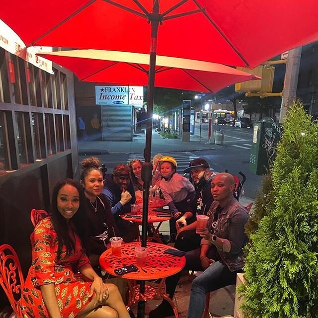 Thanks to @angelayee and her friends for stopping by @tillysbklyn.  We had fun tonight lol, while they were waiting for their take out. .
.
.
.
#BreakfastClub #LipService #AngelaYee #SupportingLocalBusiness
#tillysbklyn #brooklyn #foodporn #greatVibe