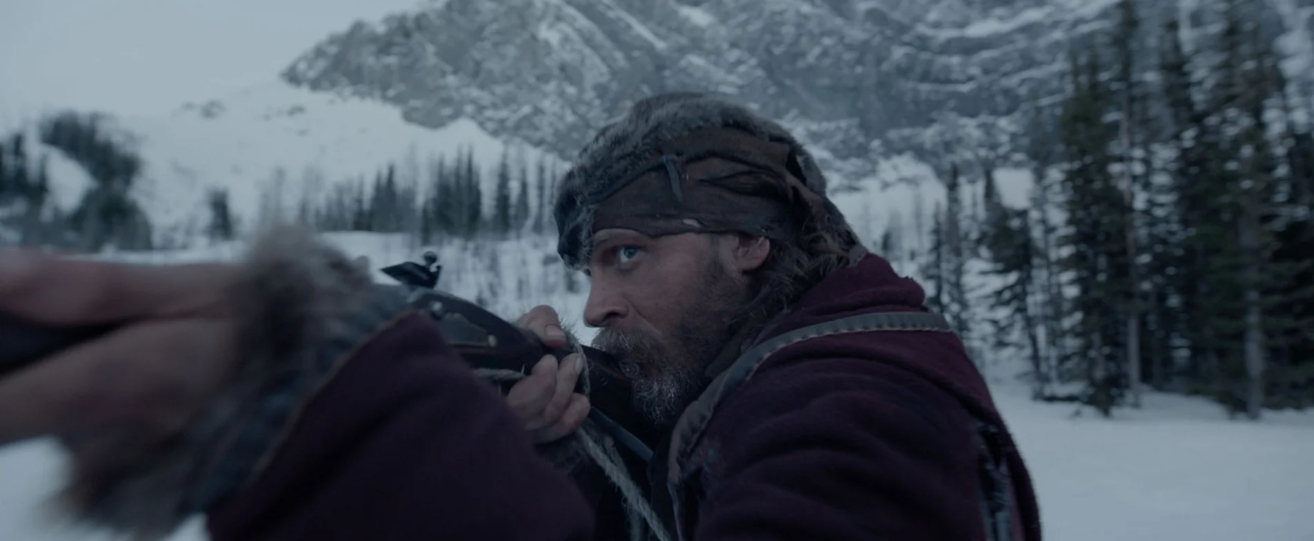 Minst mulig må avsløres av handlingen i min egen tekst. Scene fra «The Revenant» med Leonardo Di Capri i hovedrollen.