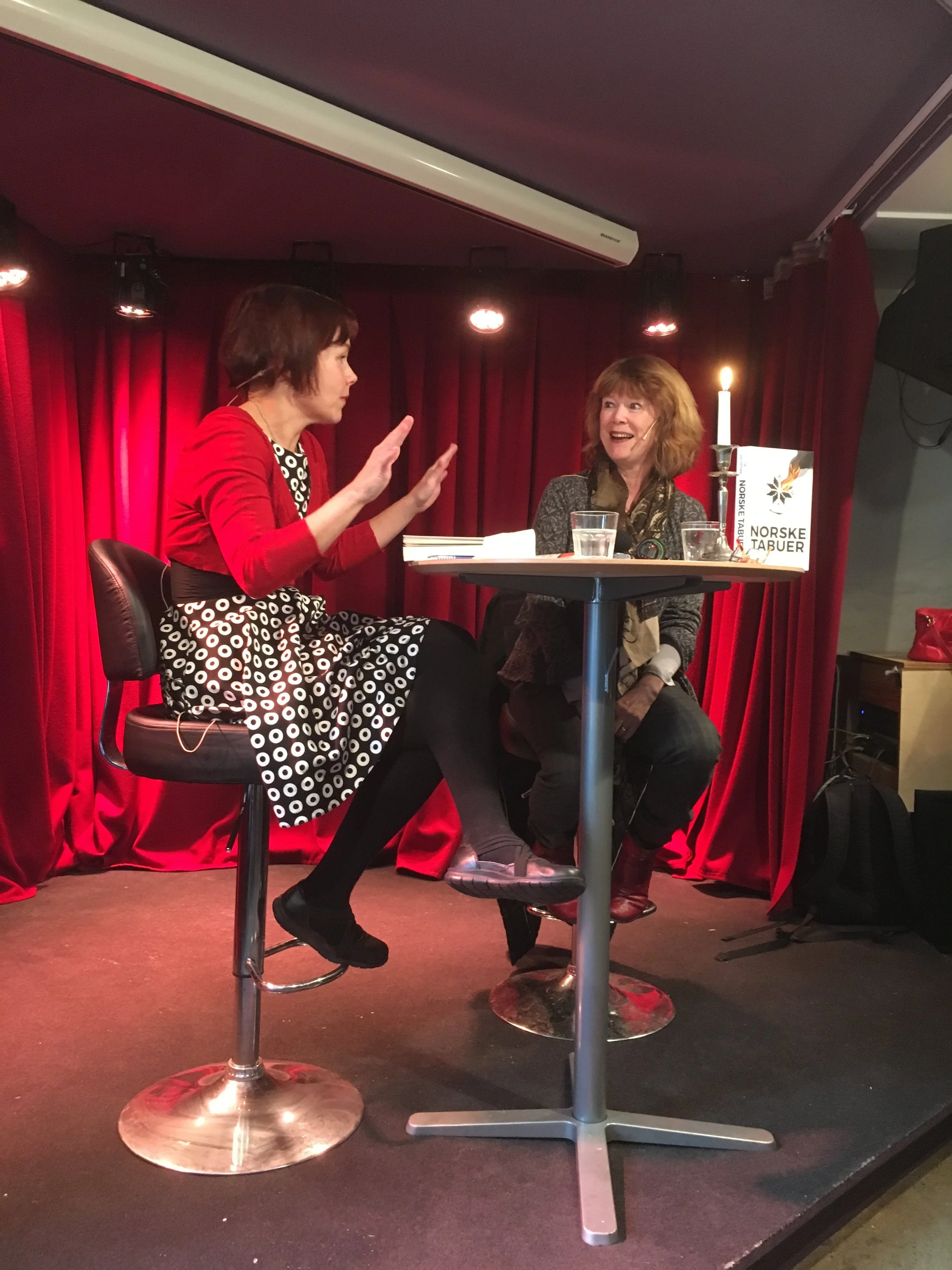 Sanna Sarromaa kaller seg innadvendt, men det merket intervjuer Kristin Aalen lite til på Sting Nere.