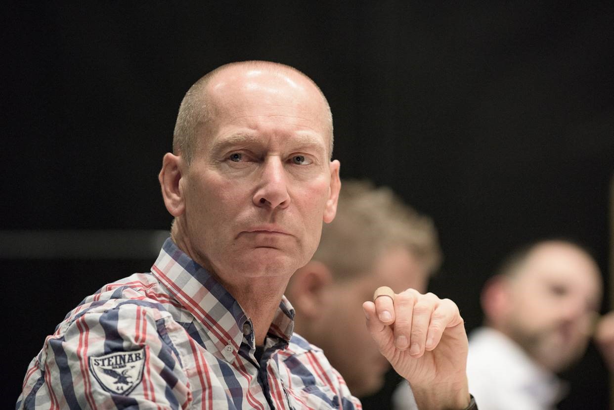 - Utsagnet jeg kommer med i en forestilling, er ikke nødvendigvis noe jeg selv mener, sier Alme.
