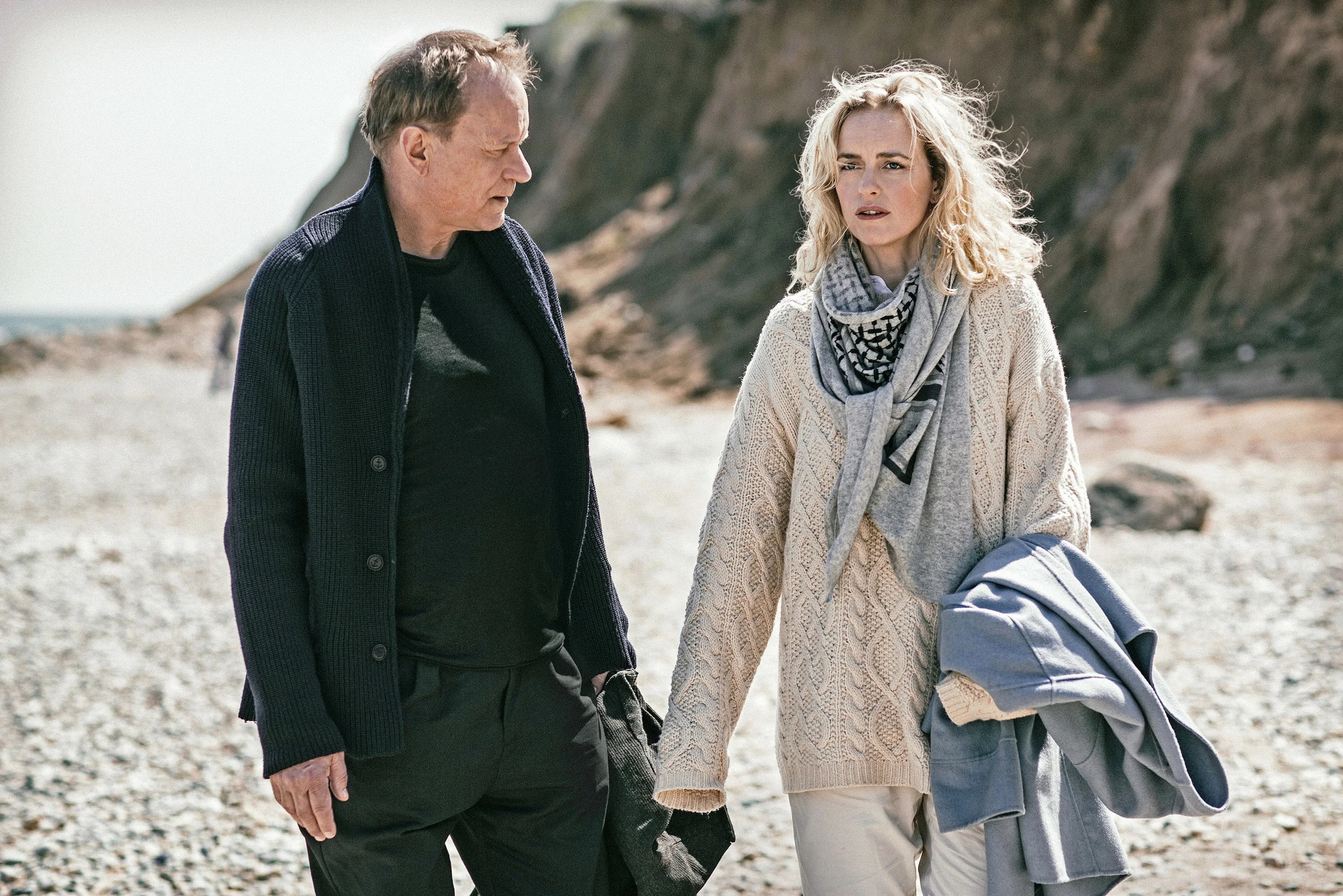 Godt spill av Stellan Skarsgård og Nina Hoss i "Return to Montauk" av Volker Schlöndorff.