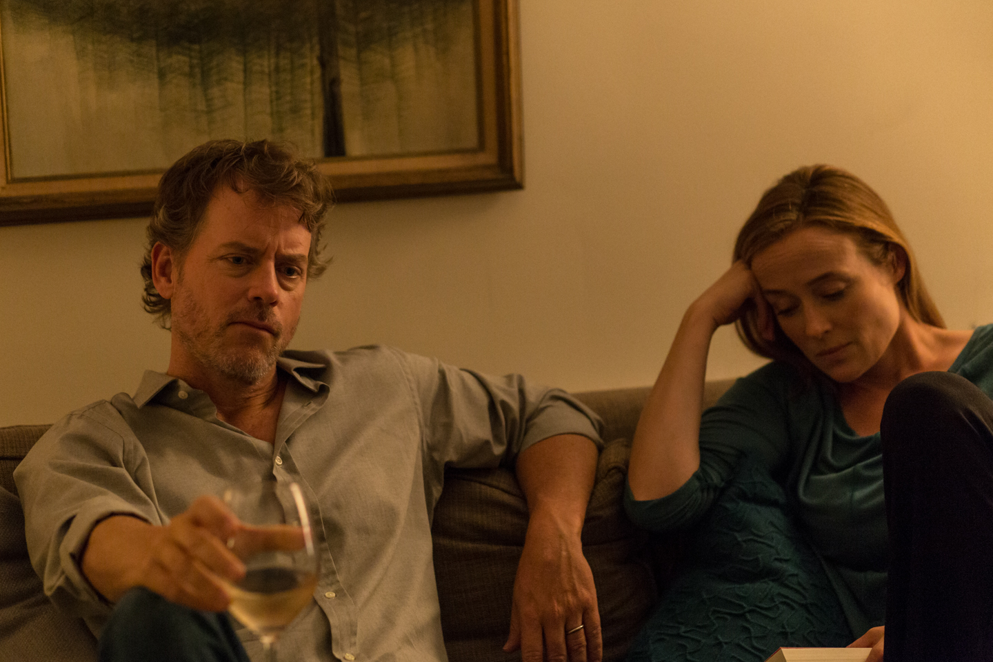 Voksenlivet er ikke alltid lett. Ekteparet Jardine spilles av Greg Kinnear og Jennifer Ehle.