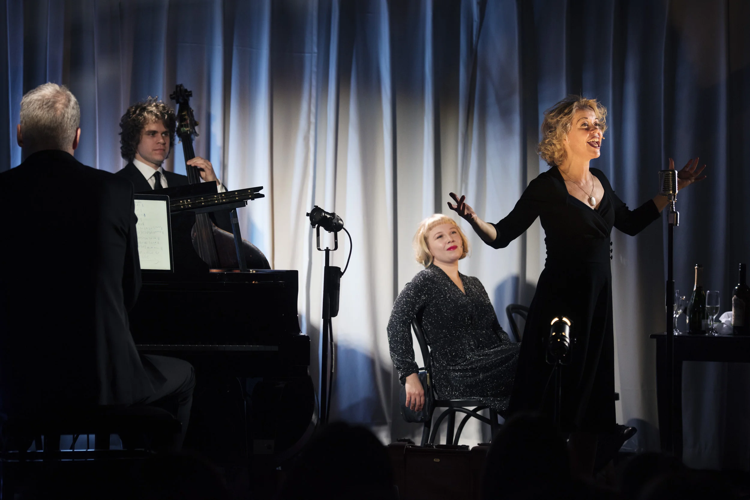 En fordrukken spurv og en elegant diva
