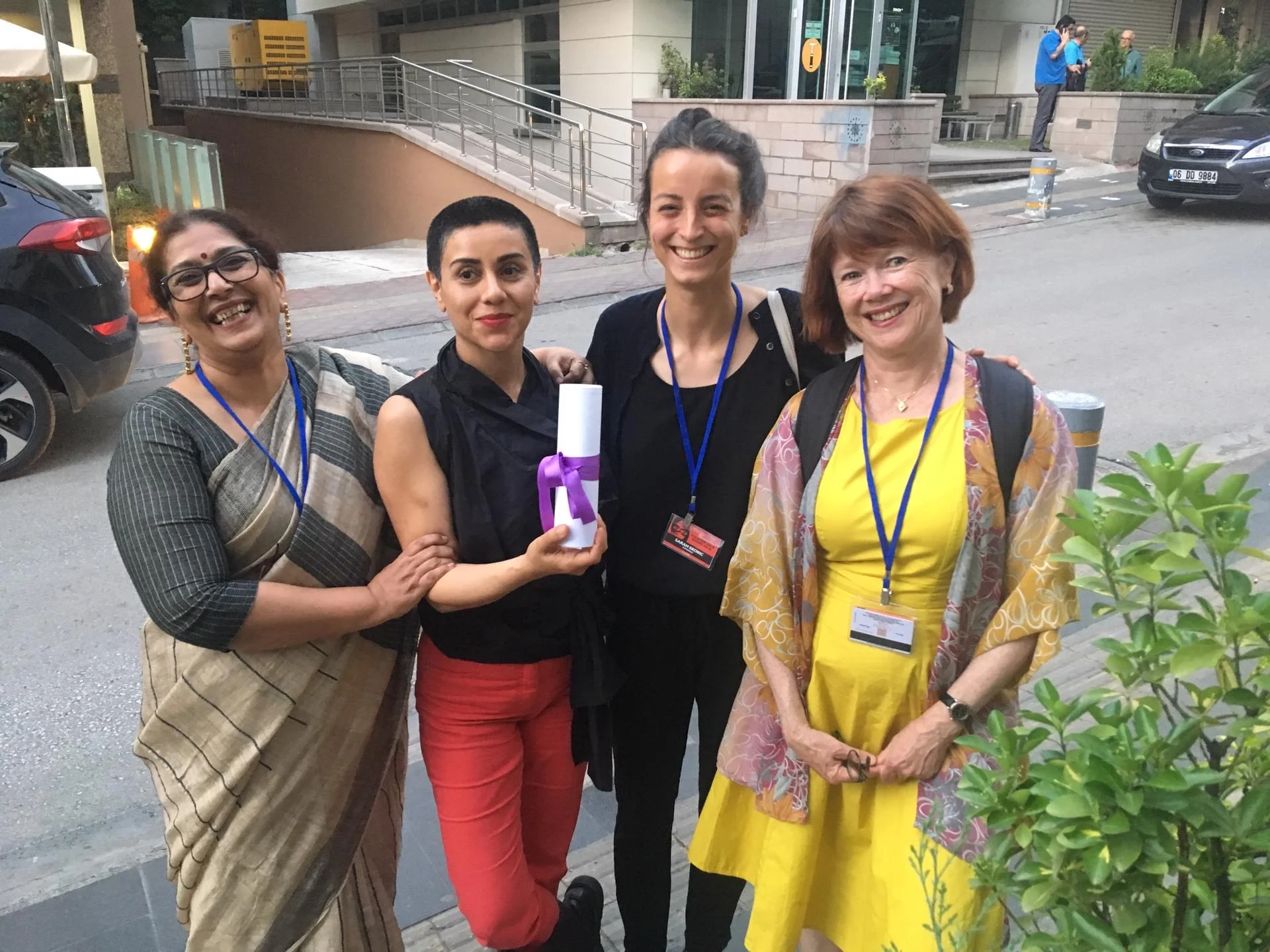 Fipresci-juryen og dens vinner i Ankara: Fra venstre Meena Karnik, India, Mania Akbari, Iran, Sarah Skoric, Belgia, og Kristin Aalen, Norge.