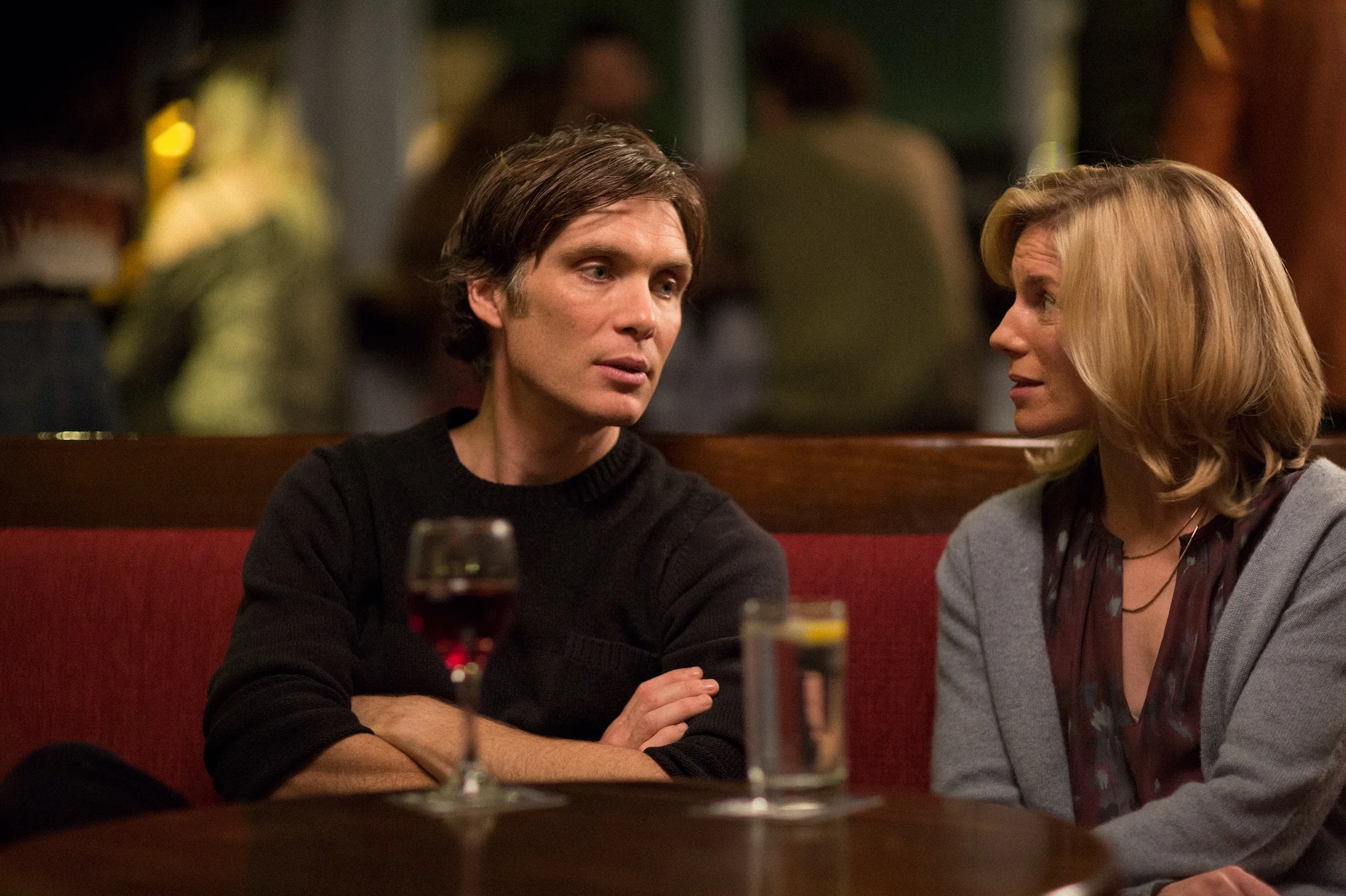 Jim (Cillian Murphy) og Daniella (Eva Birthistle) lever i et tilsynelatende perfekt ekteskap.