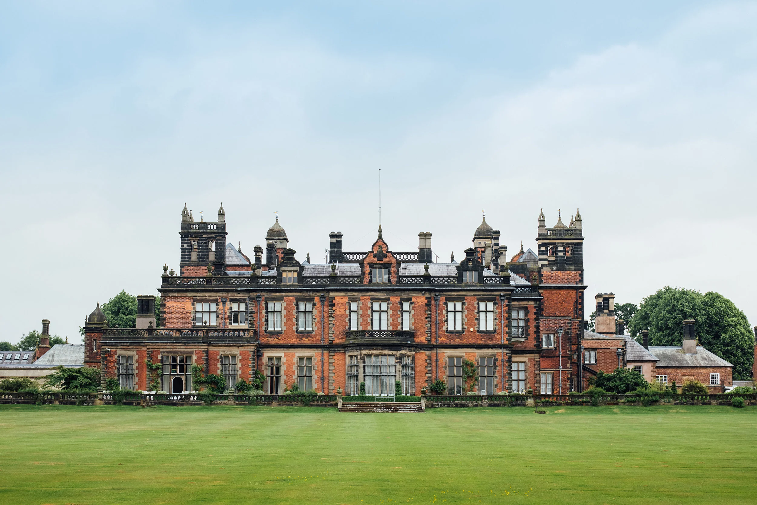 The beautiful Capesthorne Hall, the grounds of which become home to BCDO! ©Big Church Day Out