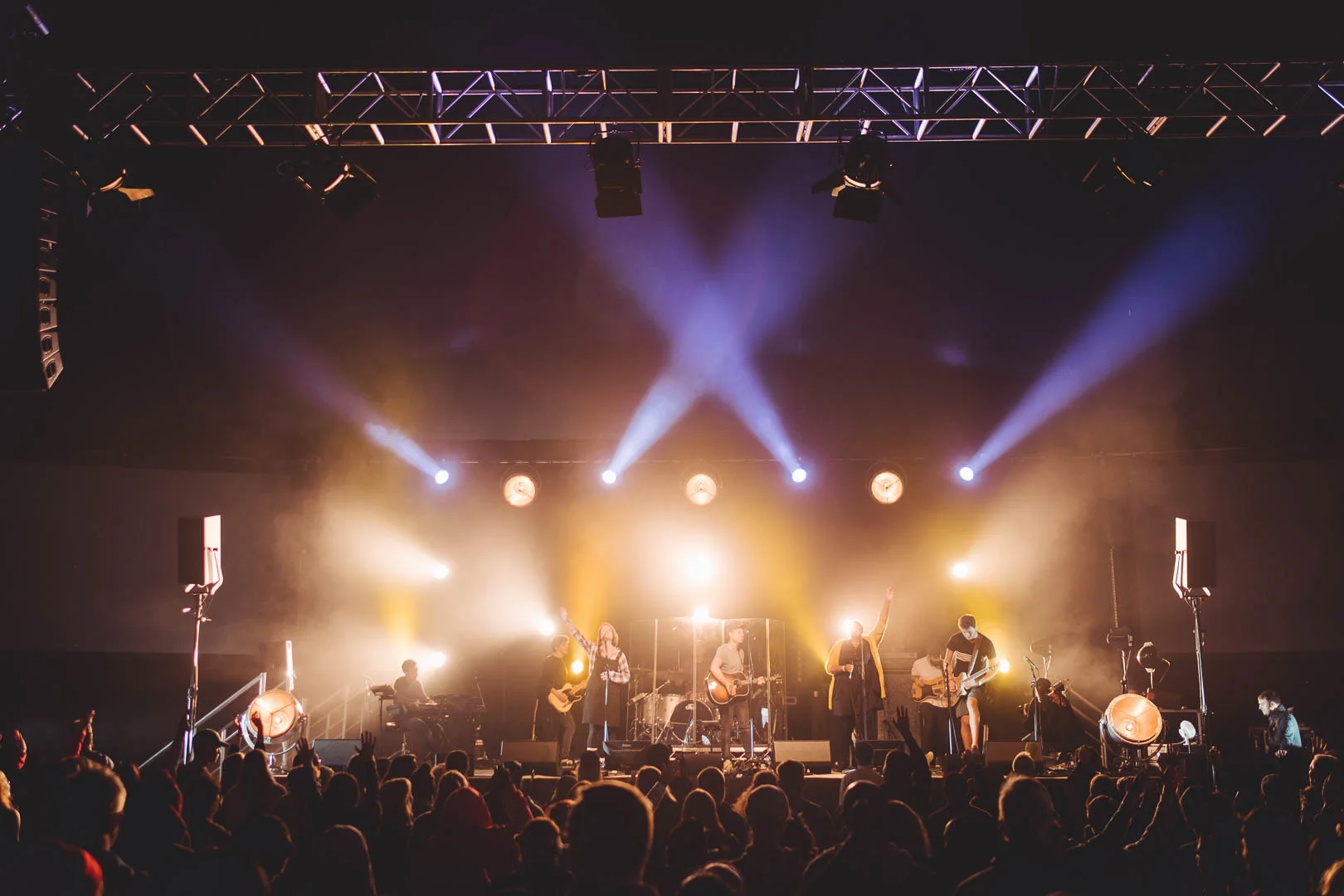 Crowds gather to worship God at David's Tent 📸 by: Chris Law © David's Tent