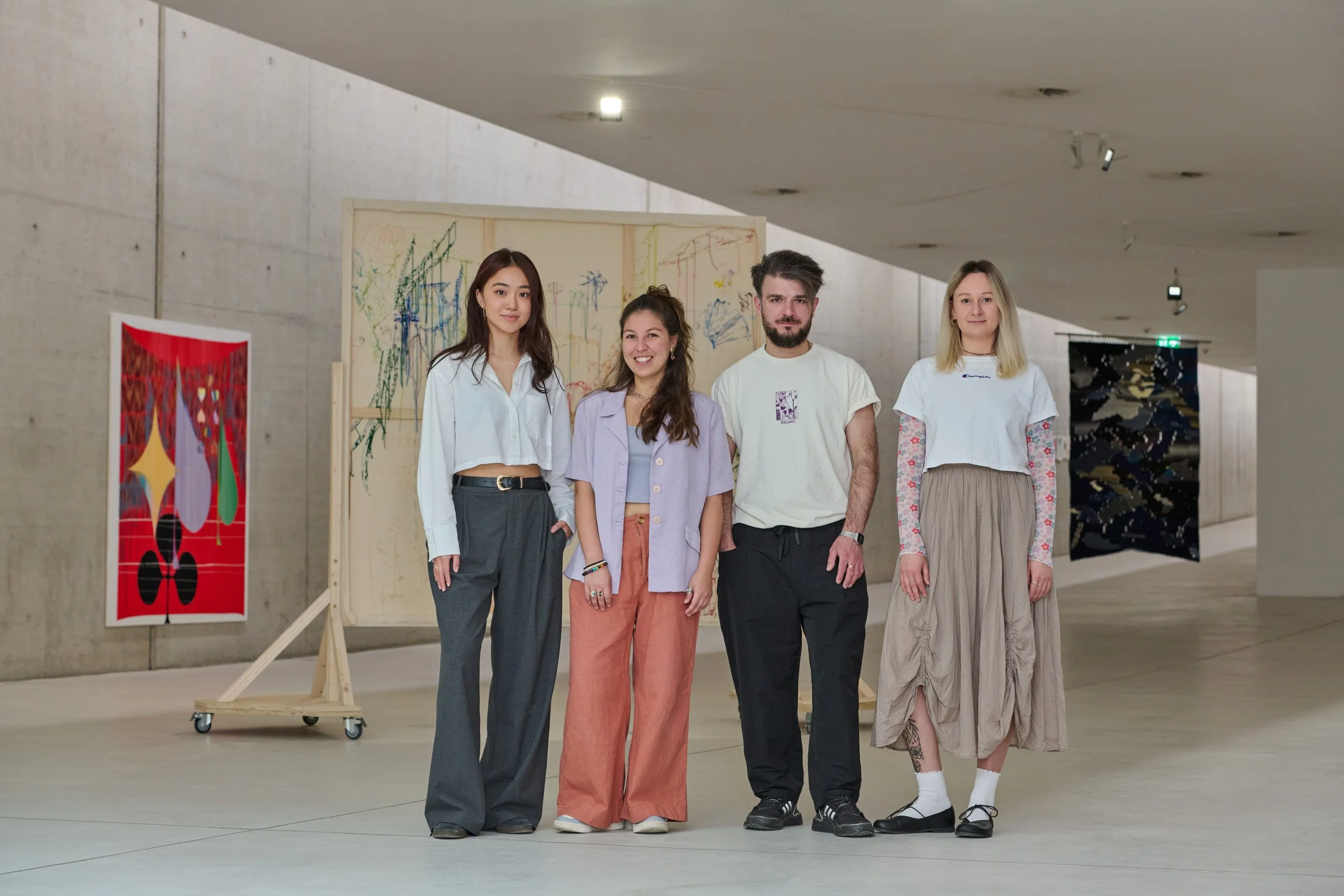 Der rote Faden – Hyunjin Kim, Sofia Magdits Espinoza, Erik Mikaia und Viki Berg