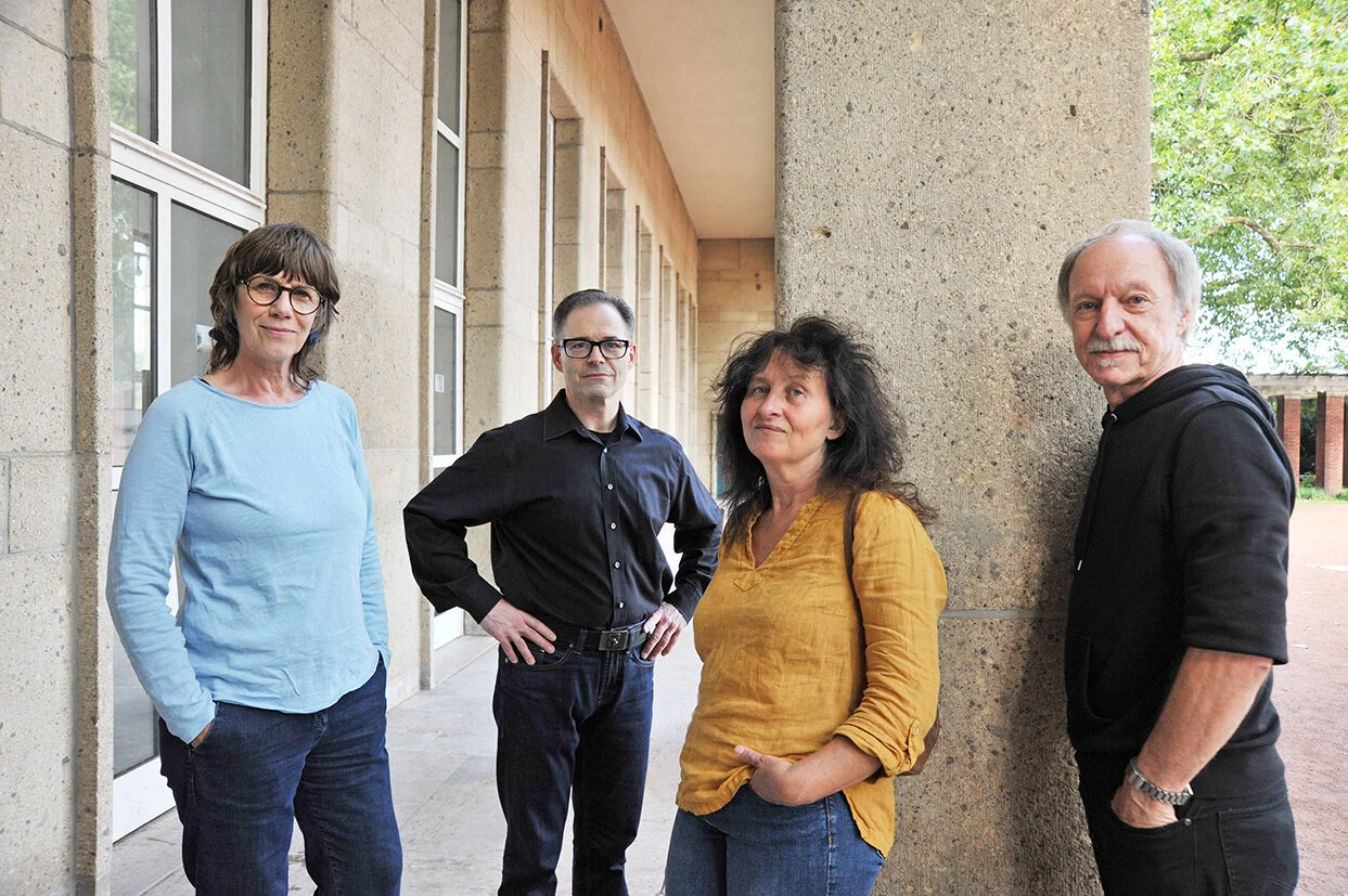 Künstler finden Heimat Momente im Düsseldorfer Ballhaus