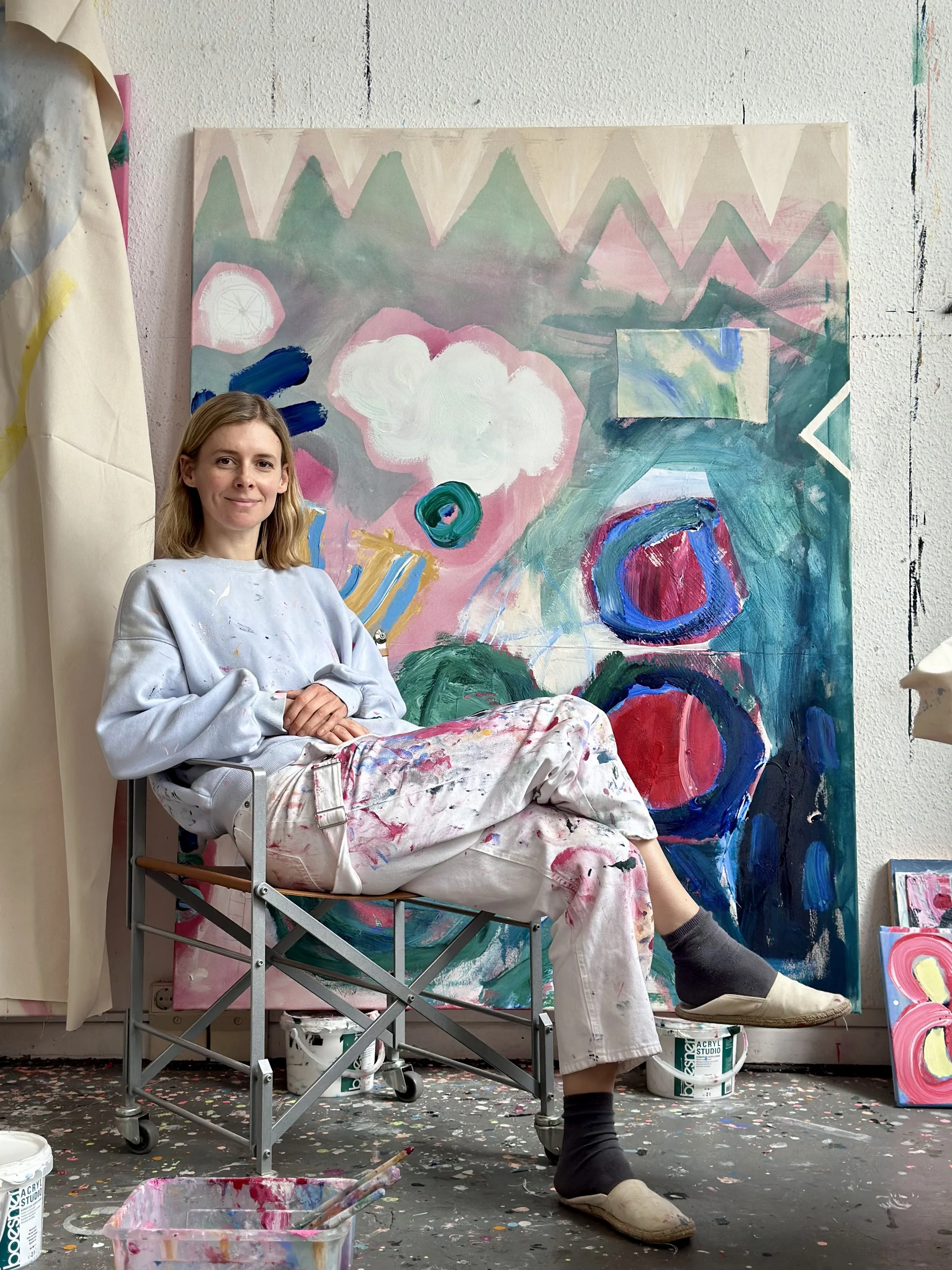 Kunstbar-Contemporary-Art_Riccarda-Raabe_Portrait_2024.jpeg