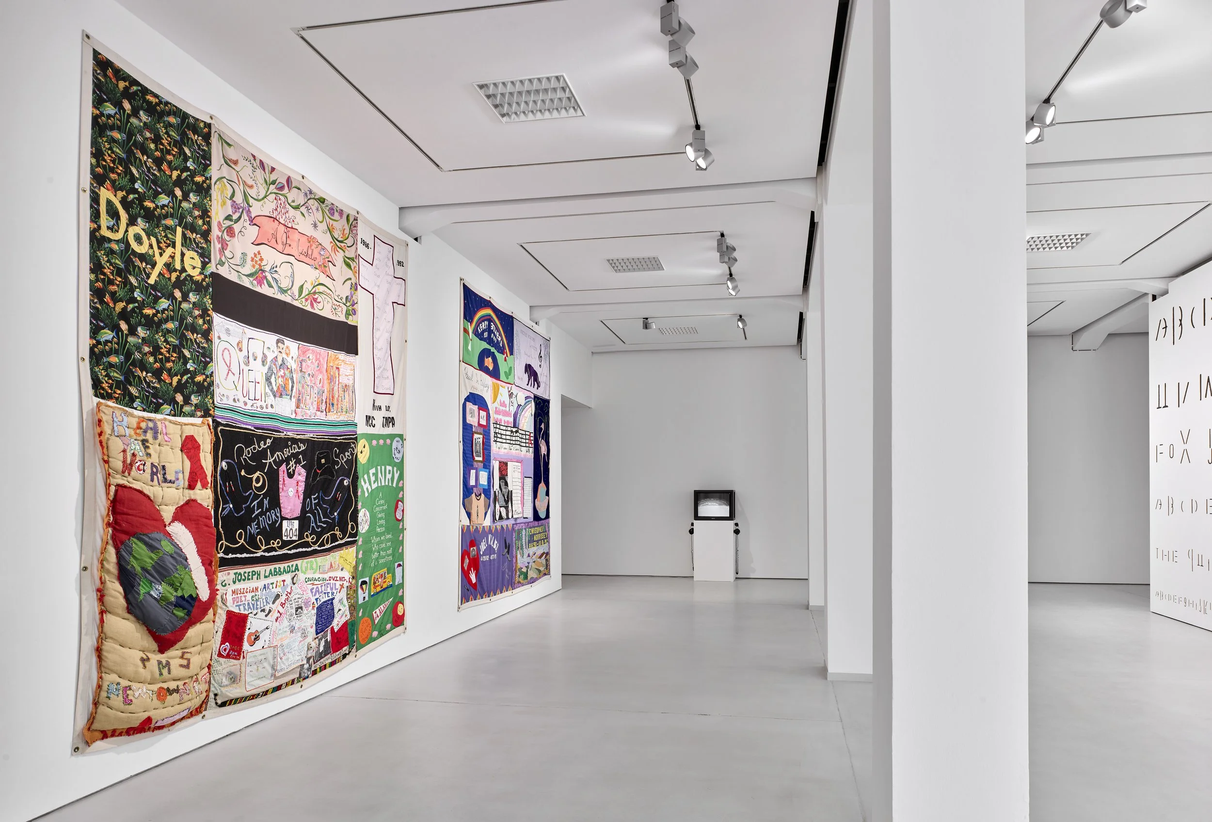 Kunstbar-Contemporary-Art_Kai-10_LanguageTextImage_Exhibition-view_018.jpg
