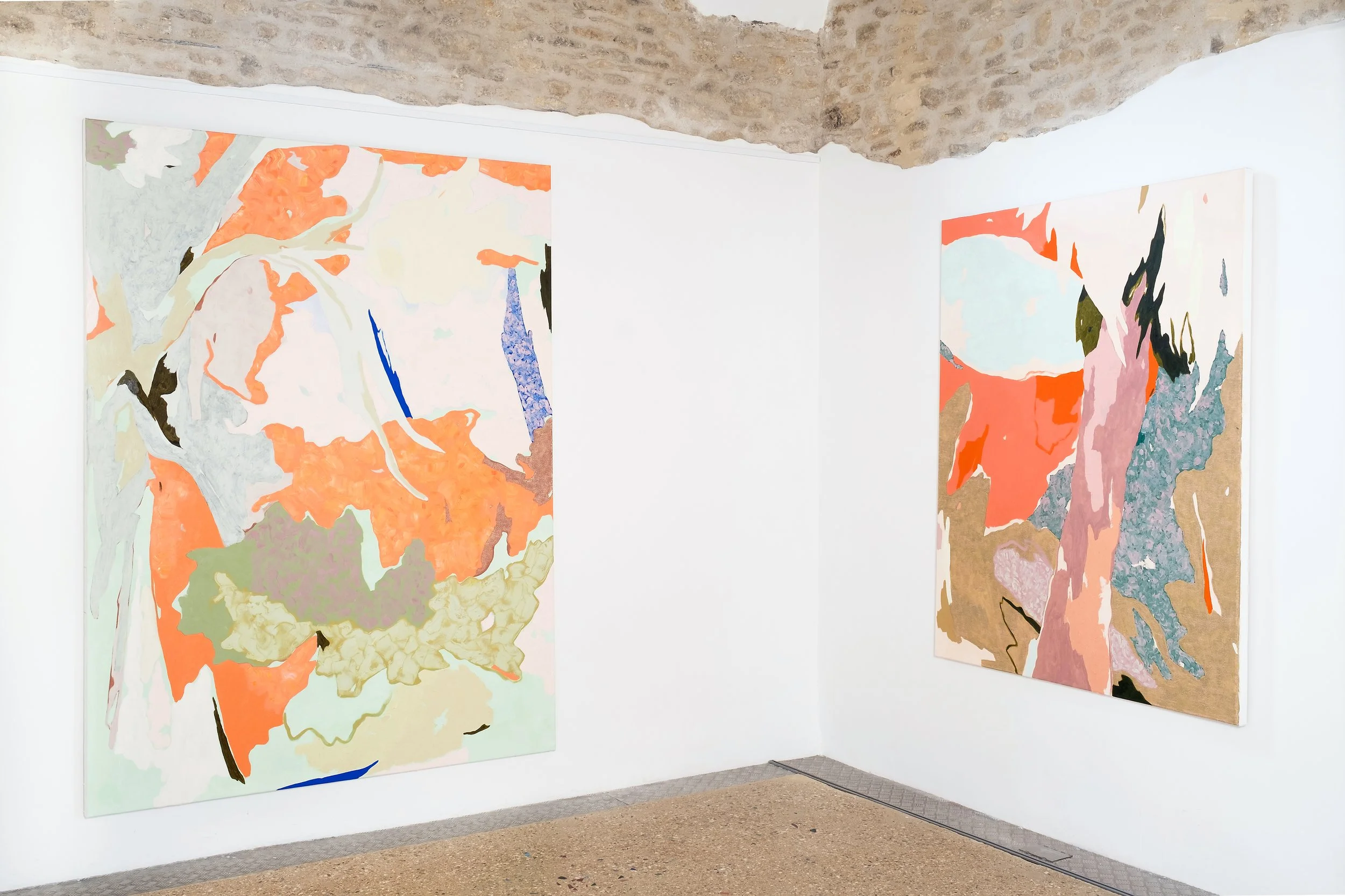 Ausstellungsansicht: Feral Within, Fred Levine, Bruton, UK, 2025; Arbeiten: Accumulation of Heat Between Trees, Calm Heat After Storm