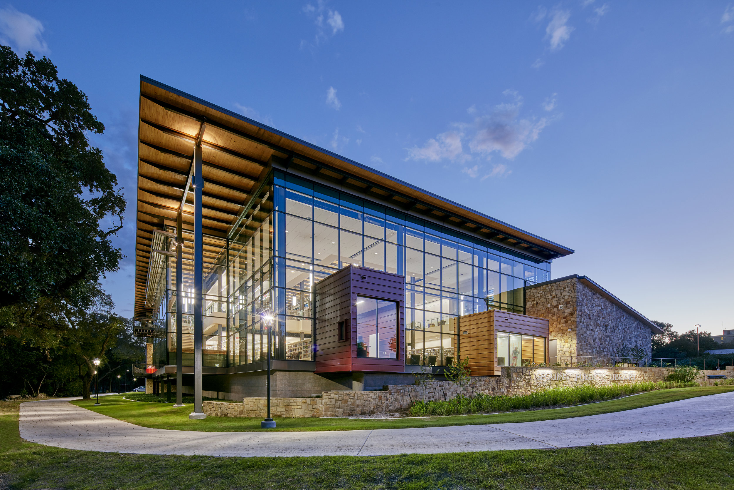SEGUIN PUBLIC LIBRARY