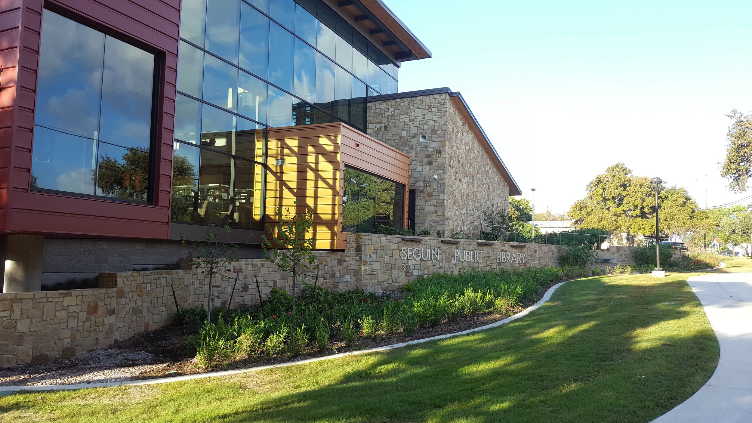 SEGUIN PUBLIC LIBRARY