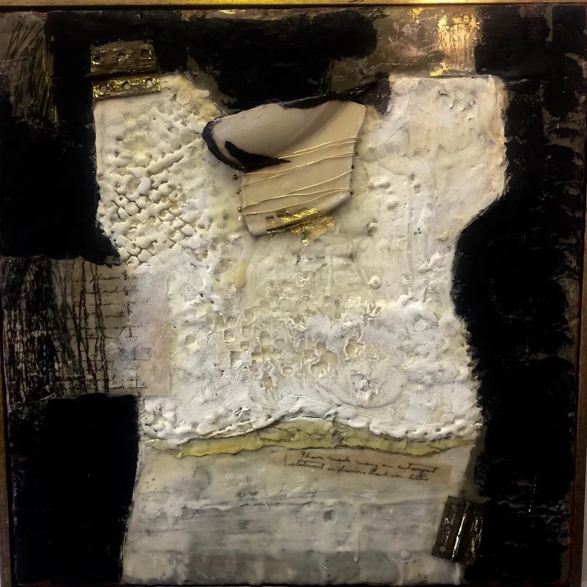 8.WhiteChemise_GoldBelt.jpg