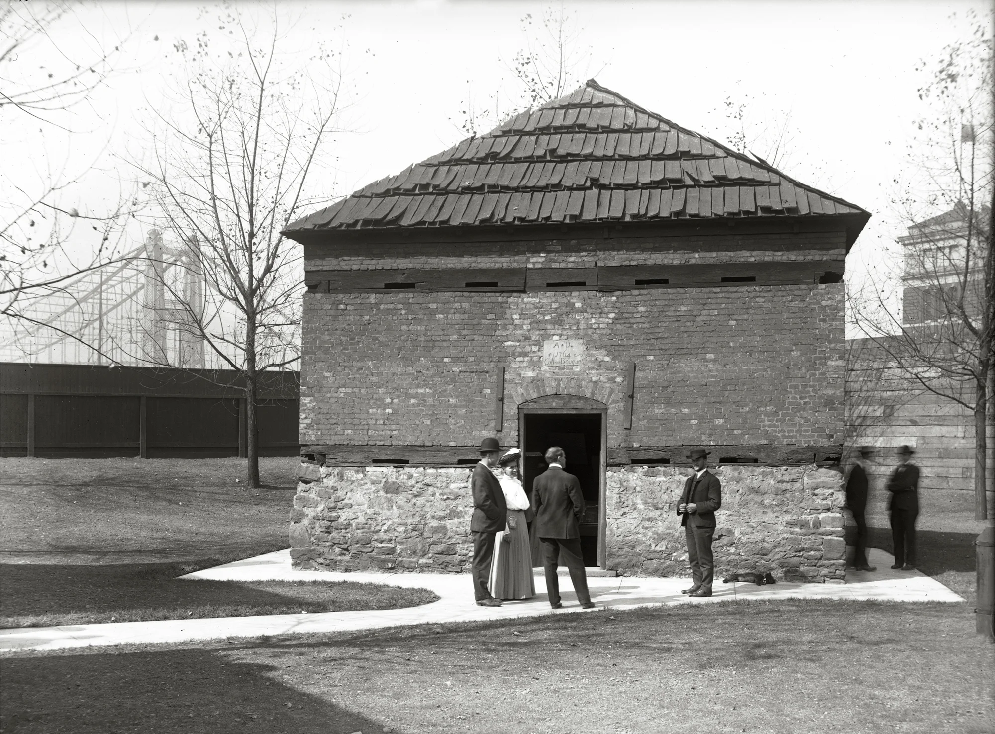 1902