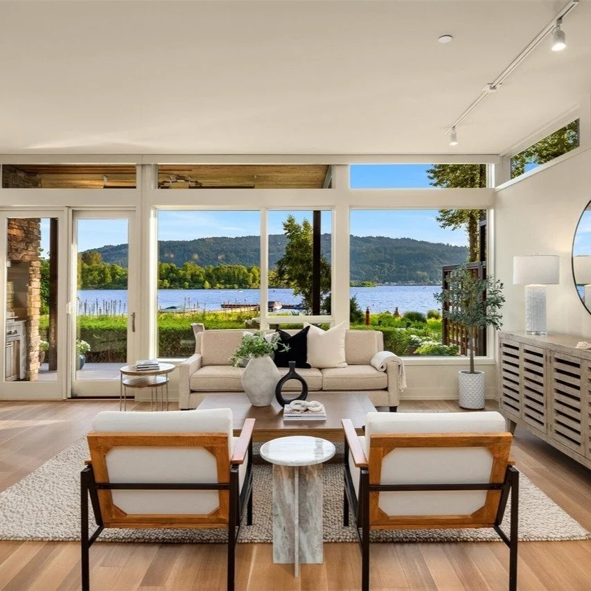 We are DROOLING over this beautifully updated home overlooking Lake Sammamish! Listed by @raymeteders_realtor and @authentic_realtor. 

MLS 2387668

#stagingtosell #homestaging #homesweethome #waterview #interiordesigner #livingroom #diningroom #desi