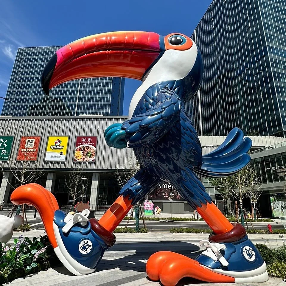 Say hello to Tommy Toucan — now strutting in style at Xinyuan Guanghuan Live in Shanghai 🧡💙
8 meters of stainless steel swagger, rocking those signature Anchorball kicks like a boss.
Designed to bring joy, color, and a wink of weird to the ci