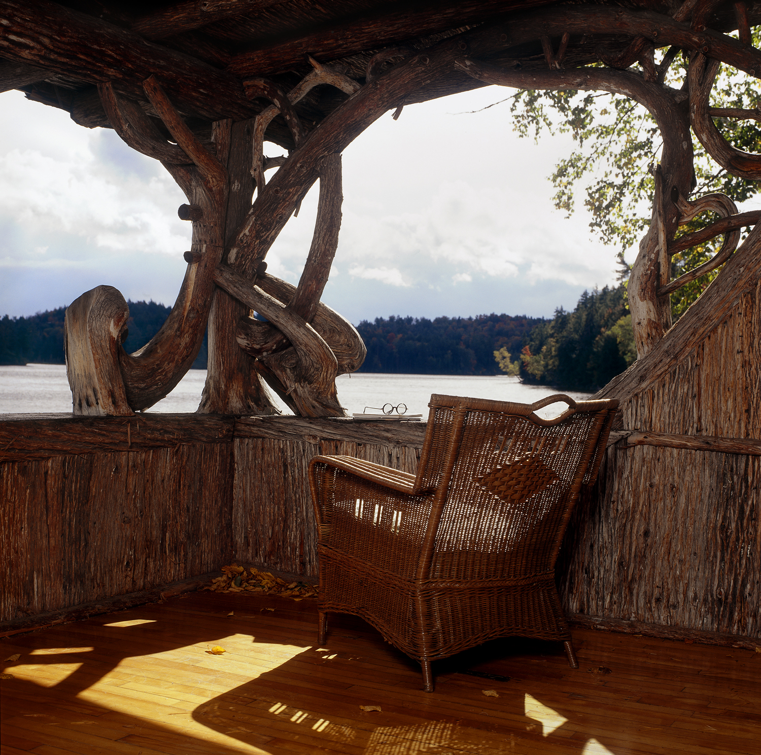 BoathousePrch.jpg