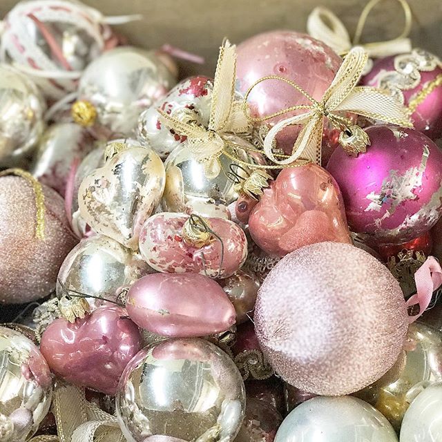 Shabby Pink Baubles &bull; for a #shabbychic #christmas at #rosewatercottage &bull; @scarlettscalesantiques #rachelashwell #scarlettscales #antiques #vintage #christmasdecorations #pink #franklintn #shabbychicchristmas