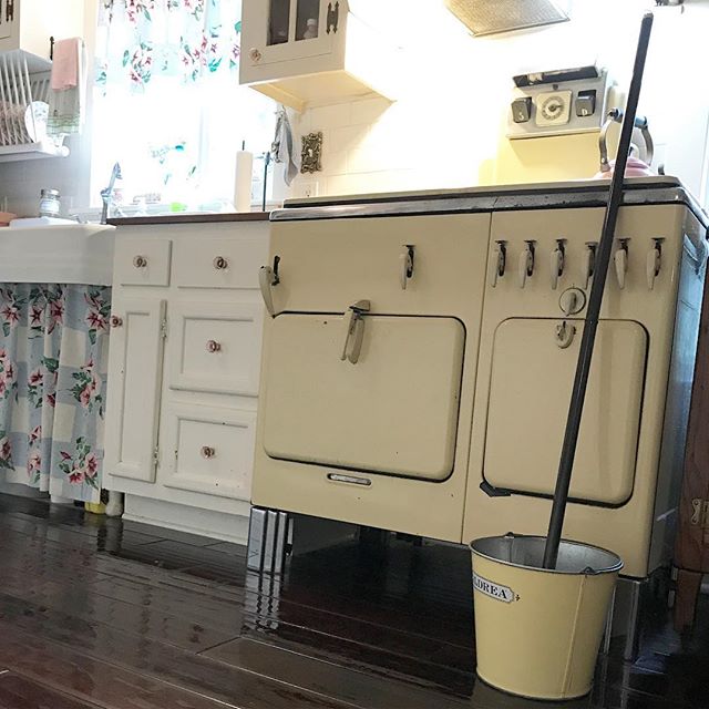 The stomach virus has released its grip...disinfecting begins. Oh happy day! #rosewatercottage #stomachvirusisnofun #cottagekitchen #cottage #cleaning #disinfect #ohhappyday #franklintn #chambersgasstove