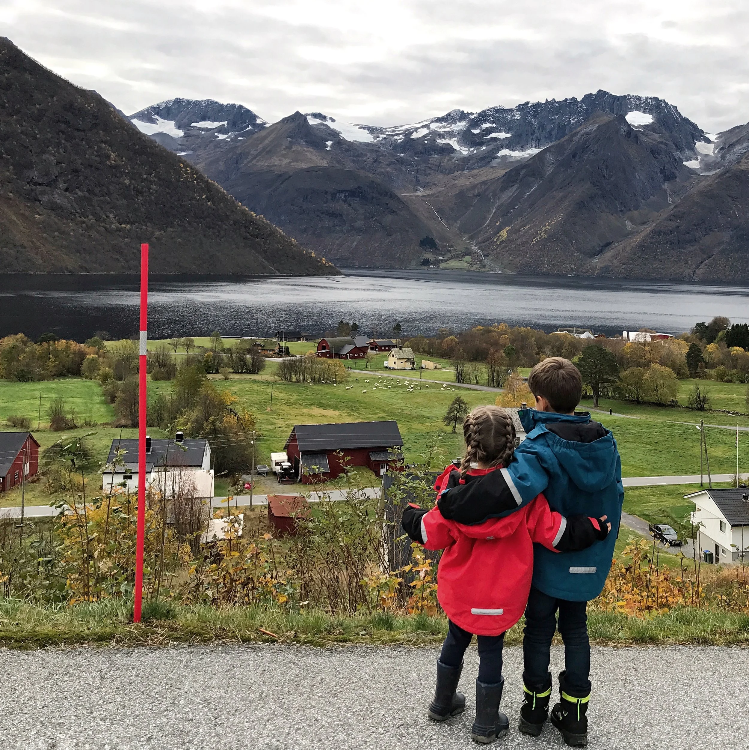 Hiking round the Hjorund Fjord