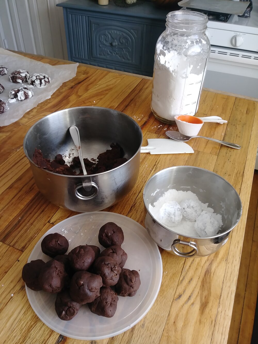 Step 9: Roll dough into balls and coat with confectioner’s sugar.