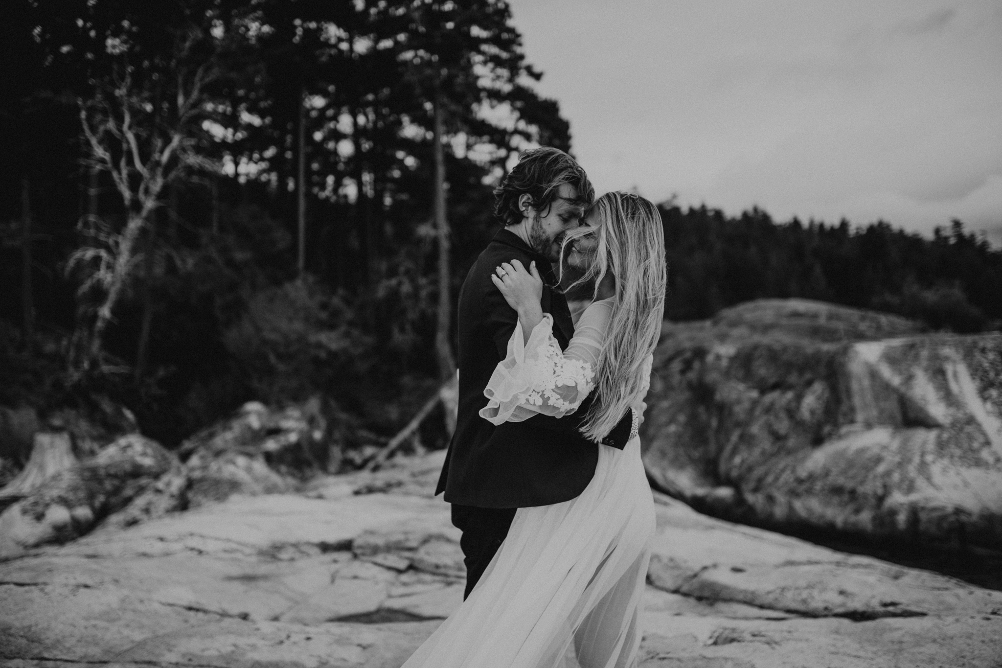 adventure_elopment_engagement_vancouver_photographer_lighthouse_park_39.JPG