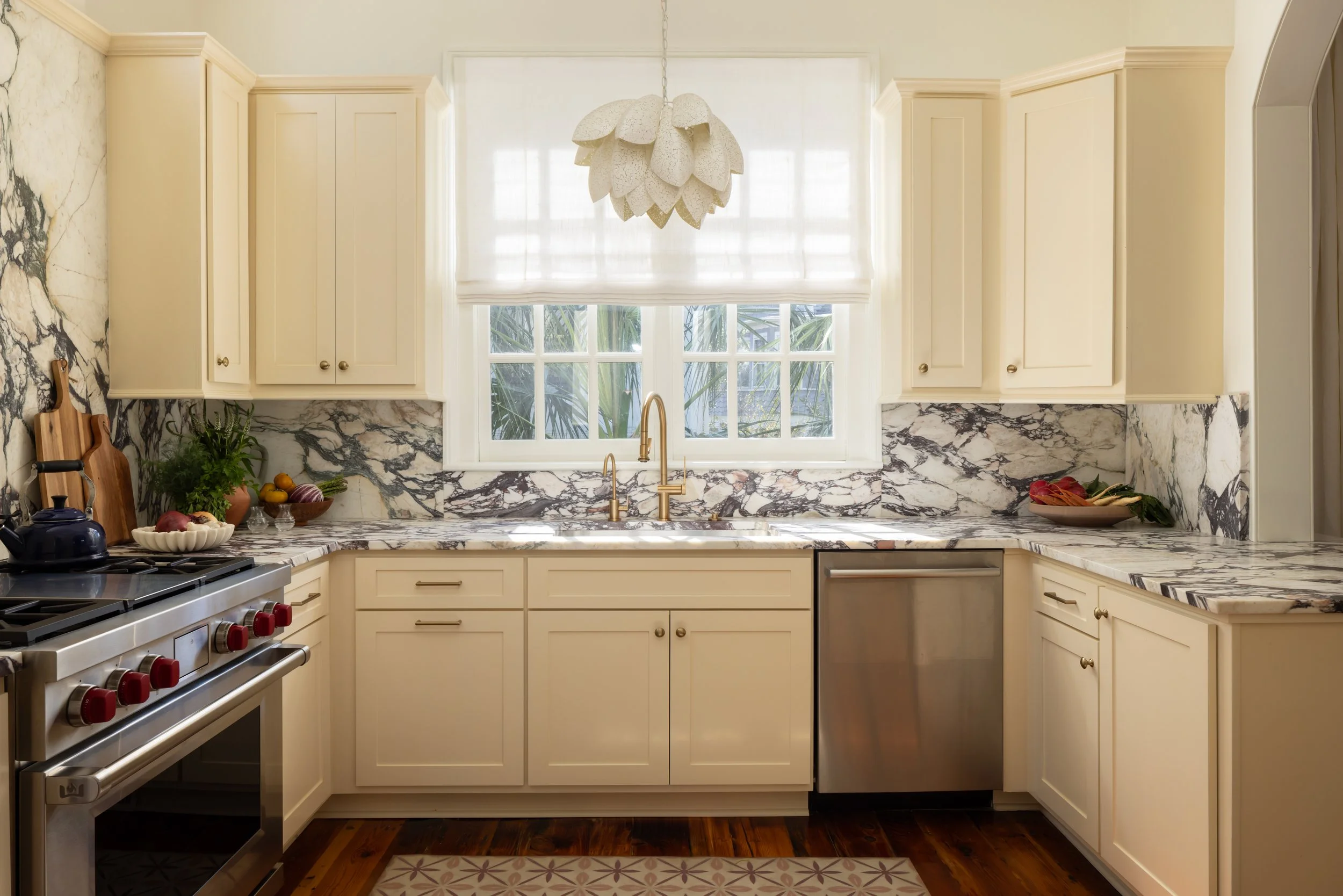 12 Kitchen MollyRosePhoto_BooRandleInteriors_HKC_Oct2024_228.jpeg