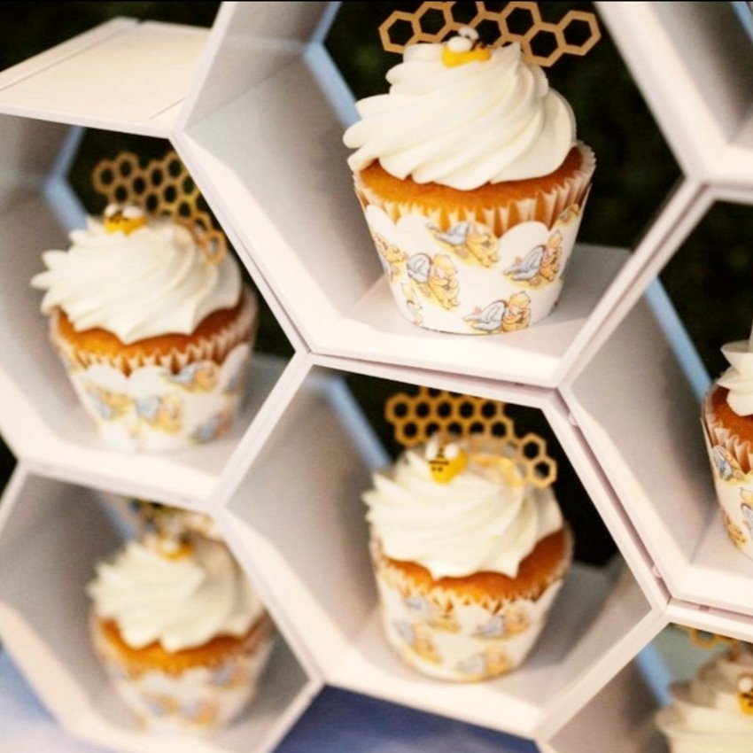 Honeycomb+Cupcakes.jpg