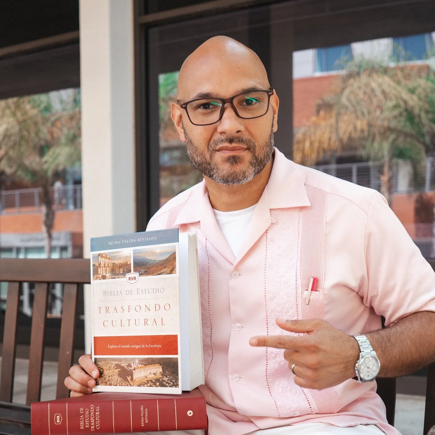 &iquest;Pensando en empezar un plan de lectura b&iacute;blica para el A&ntilde;o Nuevo? 📖

Al igual que muchos de ustedes, valoro que mi estudio no sea superficial. Por eso, les recomiendo la Biblia de estudio trasfondo cultural. En mi propia experi