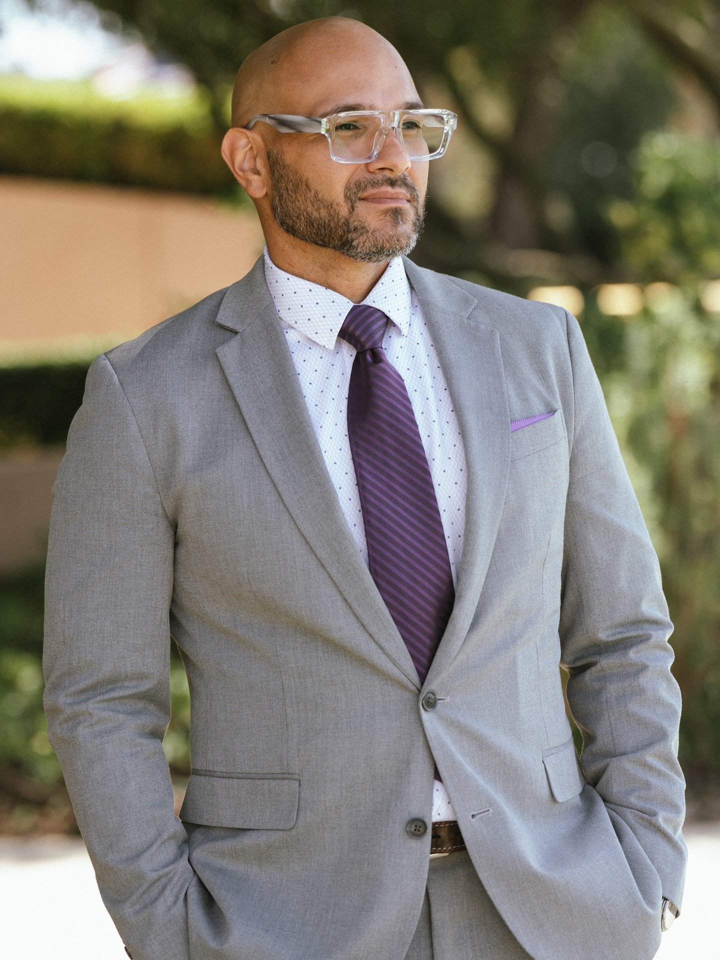 &iexcl;Hola! 👋 &iexcl;Bienvenidos a este espacio!
Si eres nuevo por aqu&iacute;, me presento: soy el Dr. Dominick Hern&aacute;ndez.
Aqu&iacute; les comparto un par de cosas sobre mi camino:
1️⃣ Soy profesor de Antiguo Testamento en el la facultad de