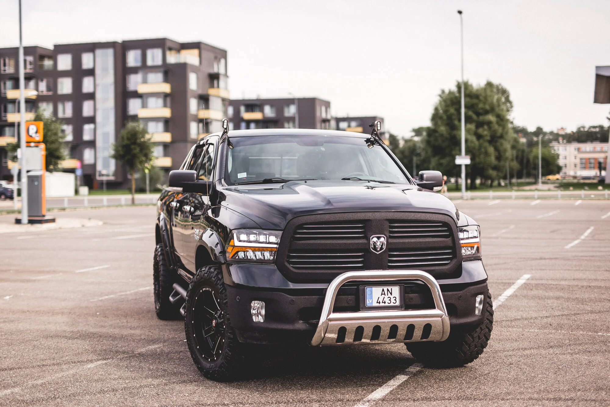 dodge-ram-arena-parking-7.jpg