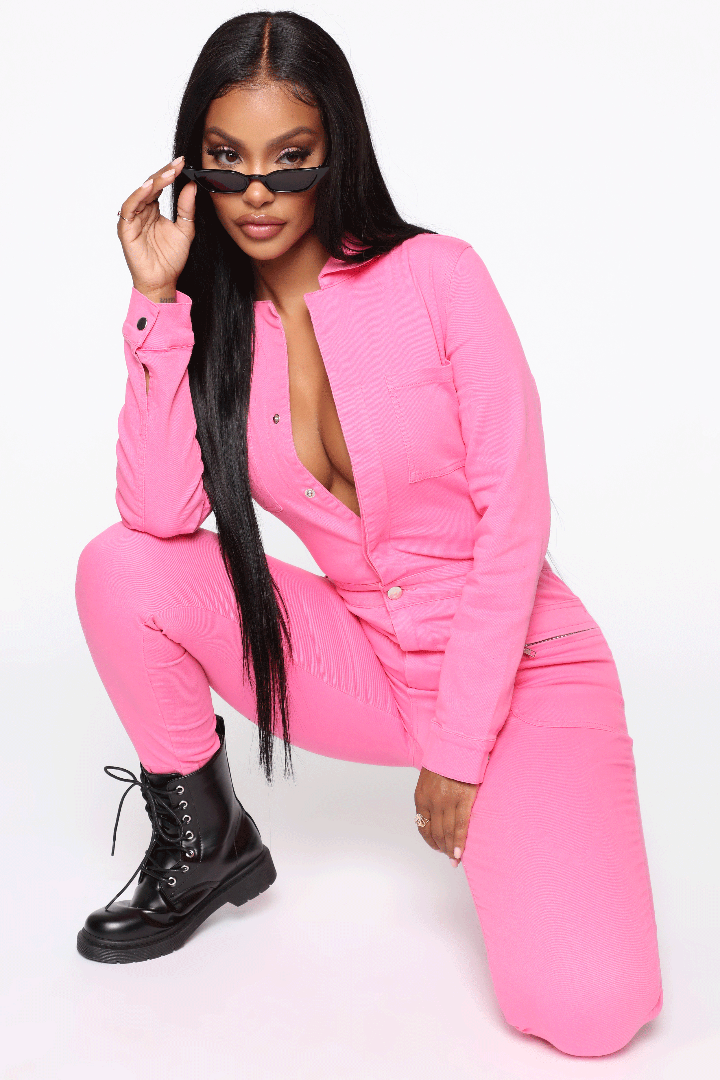 08-15-19-Studio-1_DV_15-43-08_25_-AJP5252_HotPink_RC_3676_NT.gif