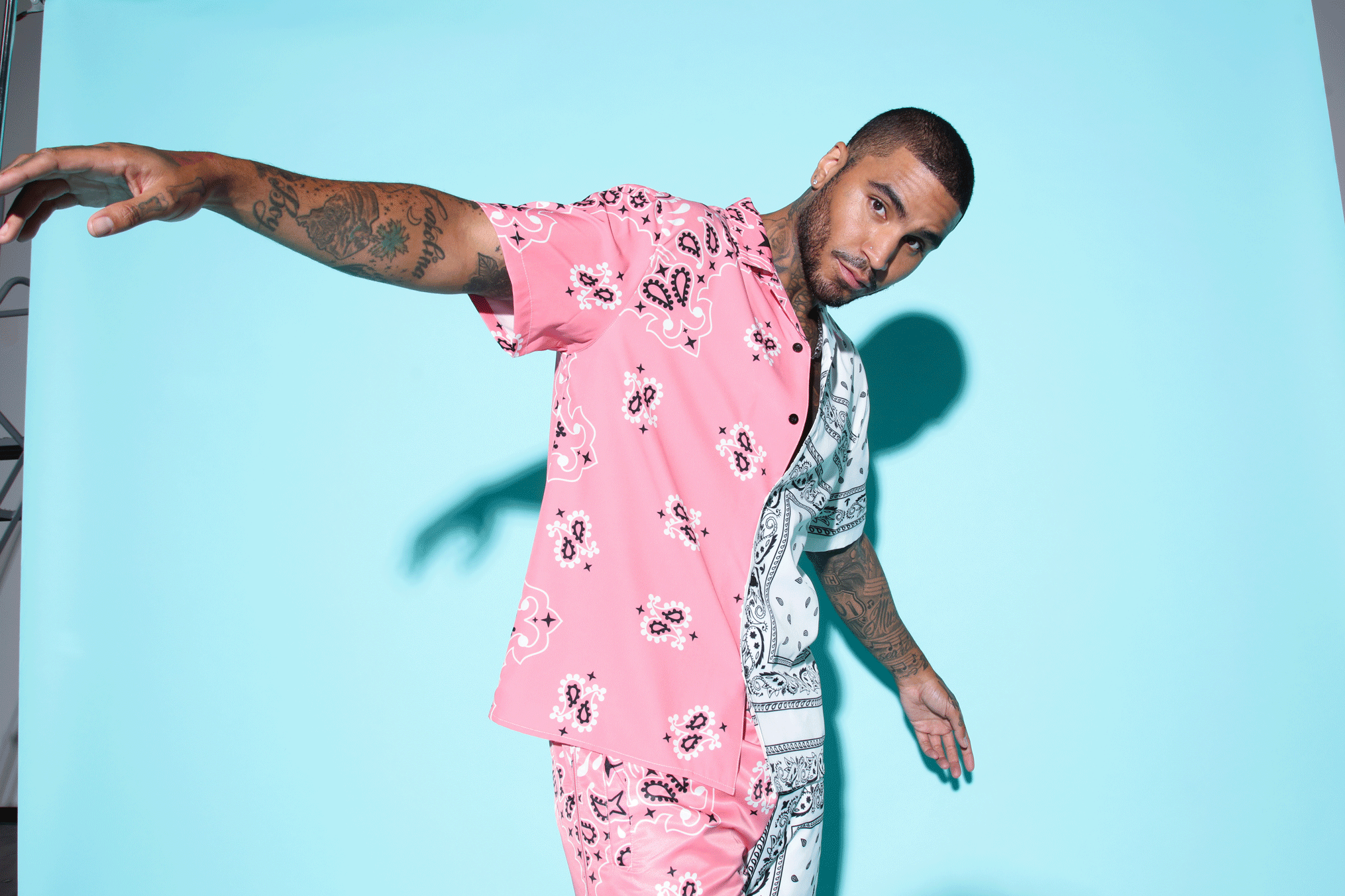 07-08-21MENSMATCHINGSETS_RT_RL_KG_4-27PM_LOOK6_35932_JK.gif