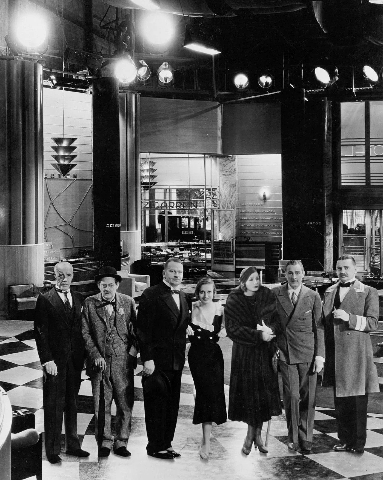 On the set of Grand Hotel (1932)