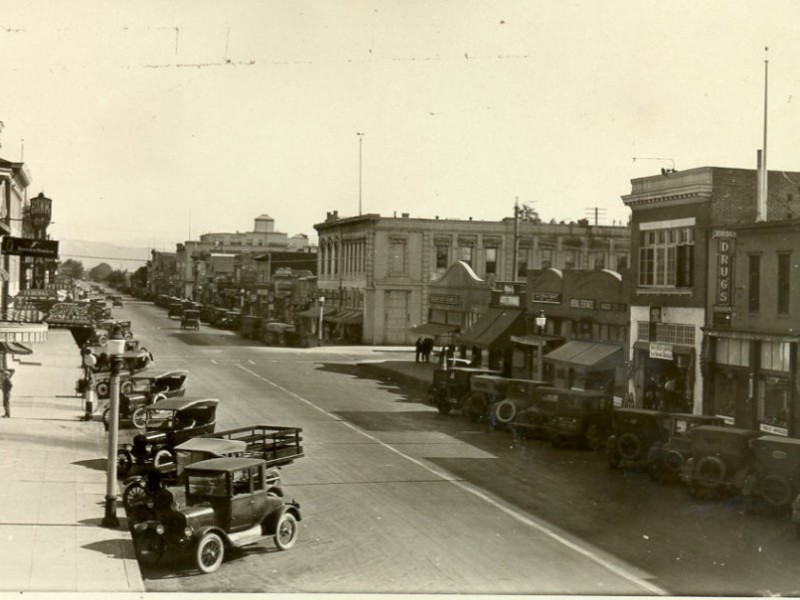 WalkingTourMontereyStreet.jpg