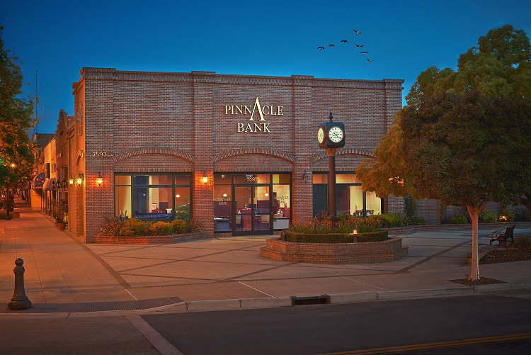 Pinnacle Bank 10x6.jpg