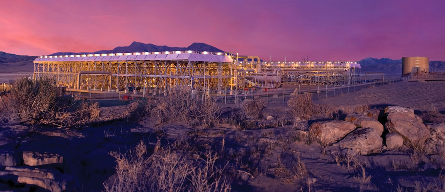 Geothermal plant near the Salt Wells project area (Photograph courtesy of the US Department of Energy )
