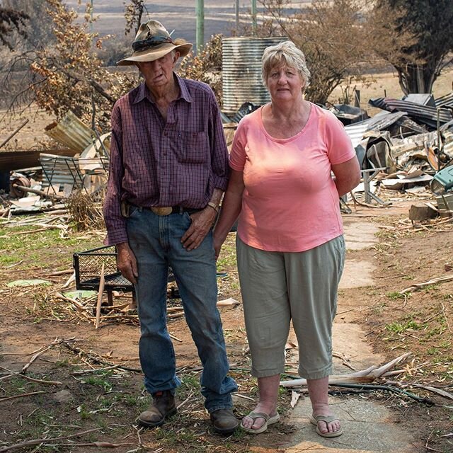 This is Nev and Lesley Clarke.
.
And what you see behind them was their home of 20 years until the Dunn&rsquo;s Road fire ripped through a large part of Adelong and the beautiful Snowy Mountains on January 4th 2020.
.
Today @juju.roche has started an