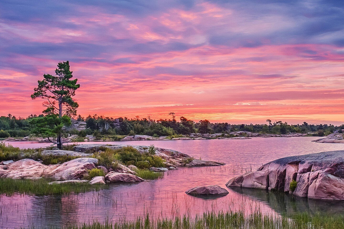 Sunrise over the pink granite islands in Georgian Bay, Ontario, just south of Killarney Provincial Park. 

https://postly.link/s5O/

#killarney #killarneyon #killarneyprovincialpark #georgianbay #killarneyontario #ontario #yourstodiscover #ontariopri