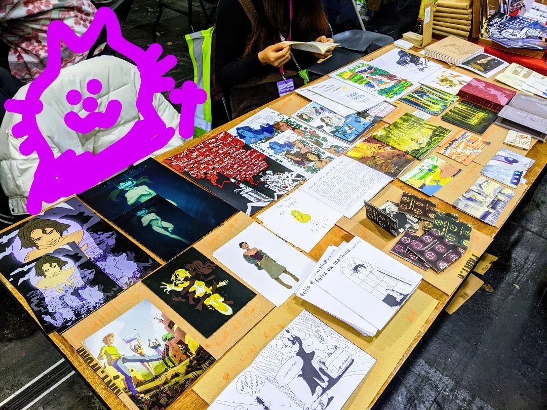 ✨✨REDSHIRT B26✨✨ Pardon the crude doodle and super messy table - the very evidence of us having a blast here at @thoughtbubblefestival ! Super nice meeting and chatting with all you folks. Newcomers be sure to check out @toraiocht.mov and @chowsiumou