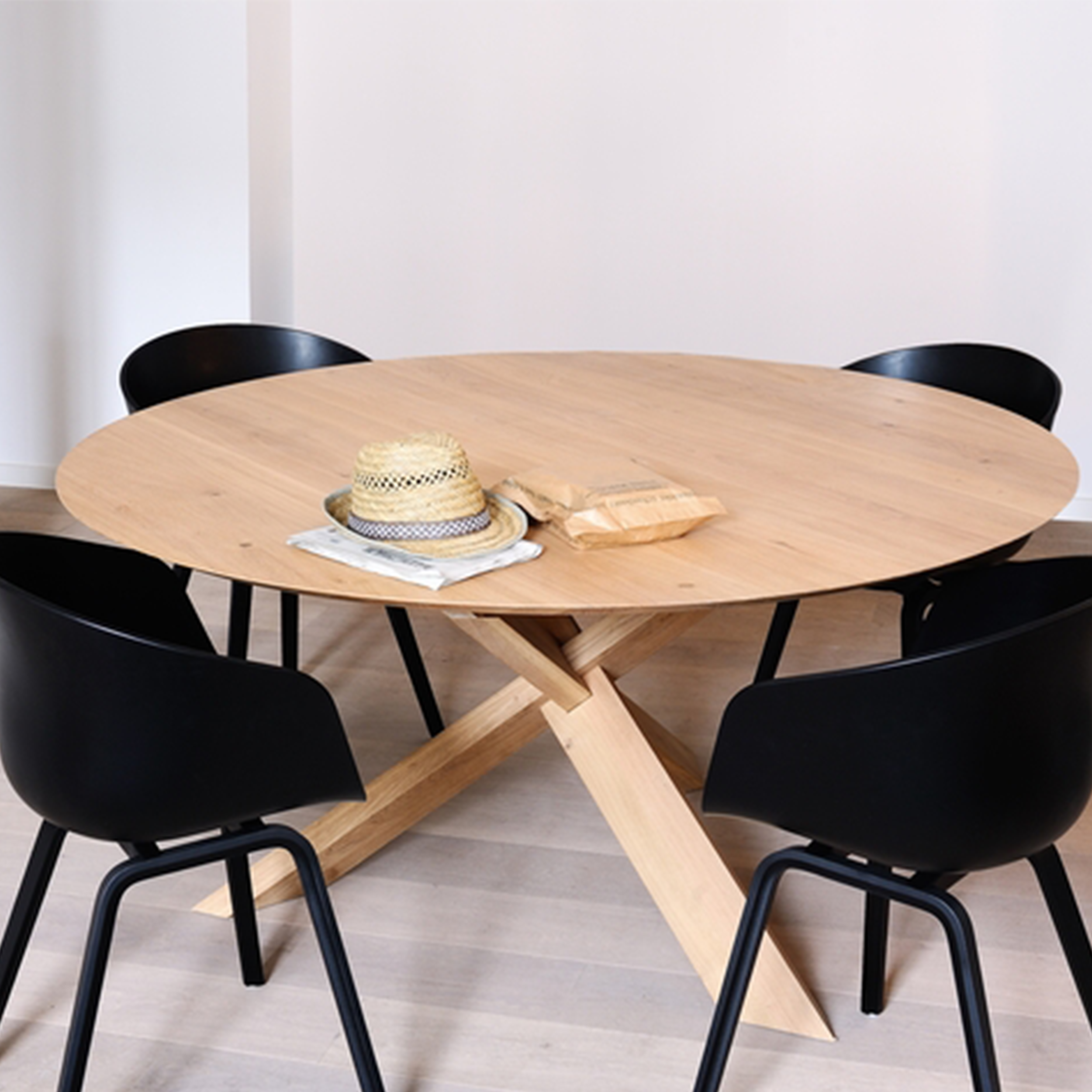 50164-Oak-Circle-dining-table-3.jpg.png