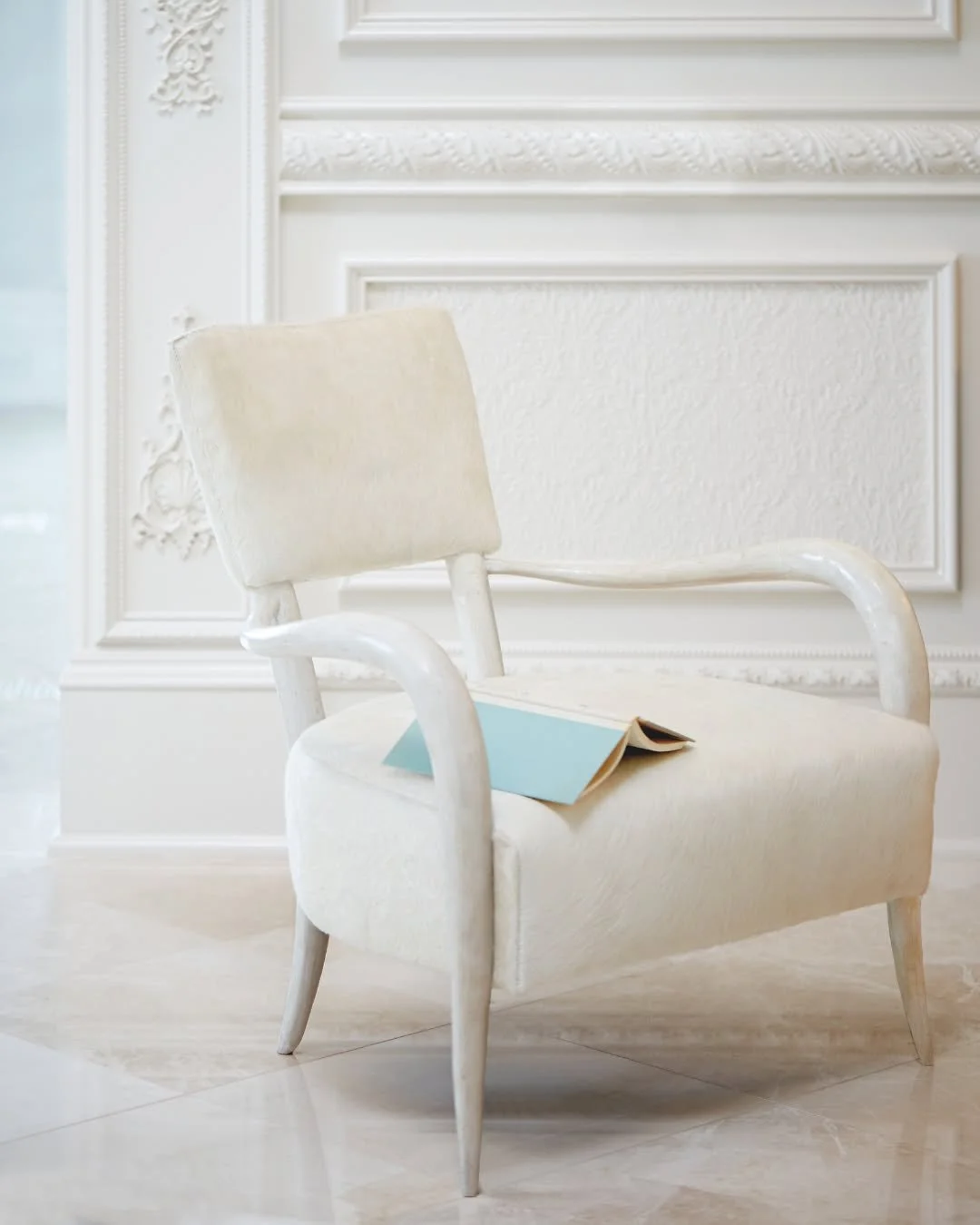 Quick Access to Expertise: A direct line to your dedicated HABITATERY&reg; liaison means fast responses to all your needs. Stop wasting time catching someone else up. 
.
habitatery.com/bernhardt
.
#habitatery #customupholstery #designtraderesource #u