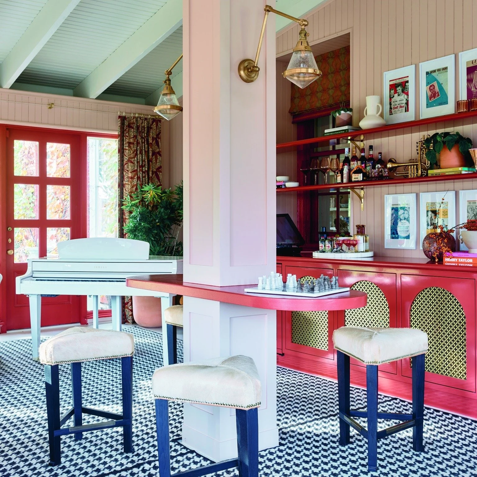 Turn great ideas into heirlooms&mdash;create custom upholstery accessible only through the HABITATERY Designer-Only Trade Resource.
.
www.habitatery.com
.
#habitatery #leeindustries